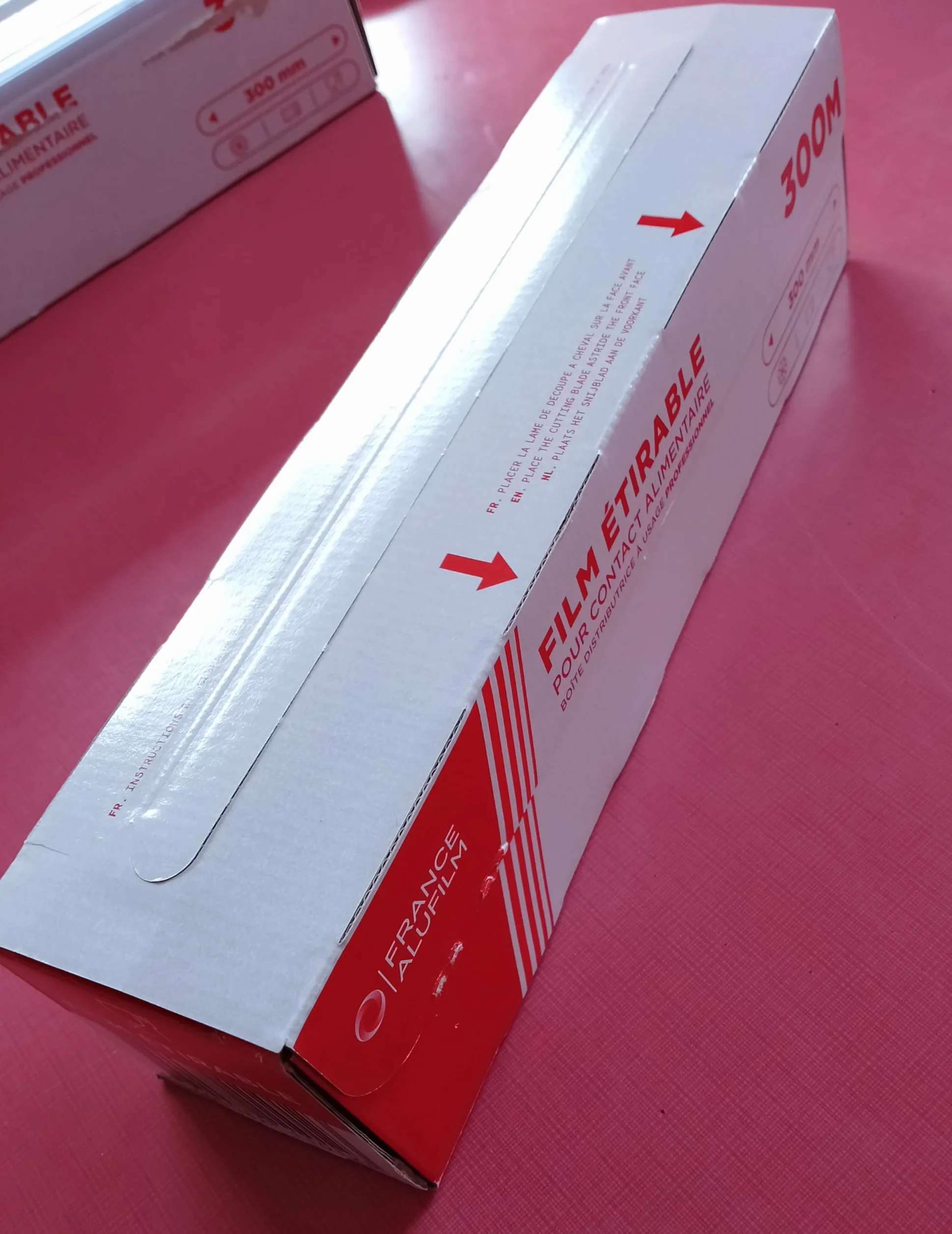 PRO rozciągliwa folia spożywcza z wycięciem ZIP - 45 cm x 300 m - opakowanie na żywność, ochrona świeżości, gotowanie w kuchence mikrofalowej i zamrażarce