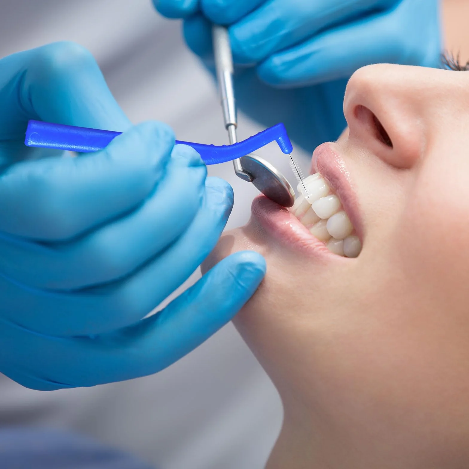 Szczotki międzyzębowy 50 sztuk z 5 wymiarami kątowej szczoteczek dentystycznych