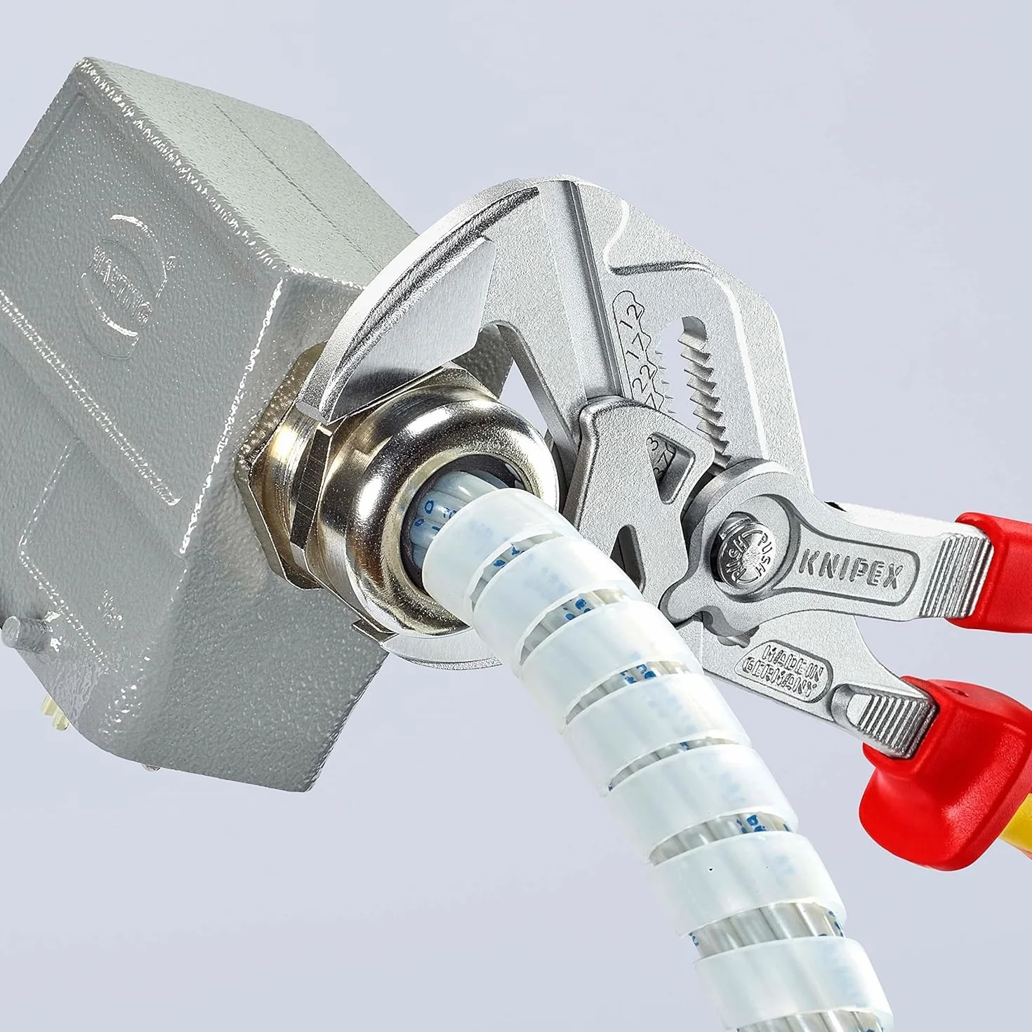 KNIPEX Szczypce-klucz szczypce i klucz w jednym narzędziu w opakowaniu z zawieszką chromowany z wielokomponentowymi osłonkami, 86 06 250 SB