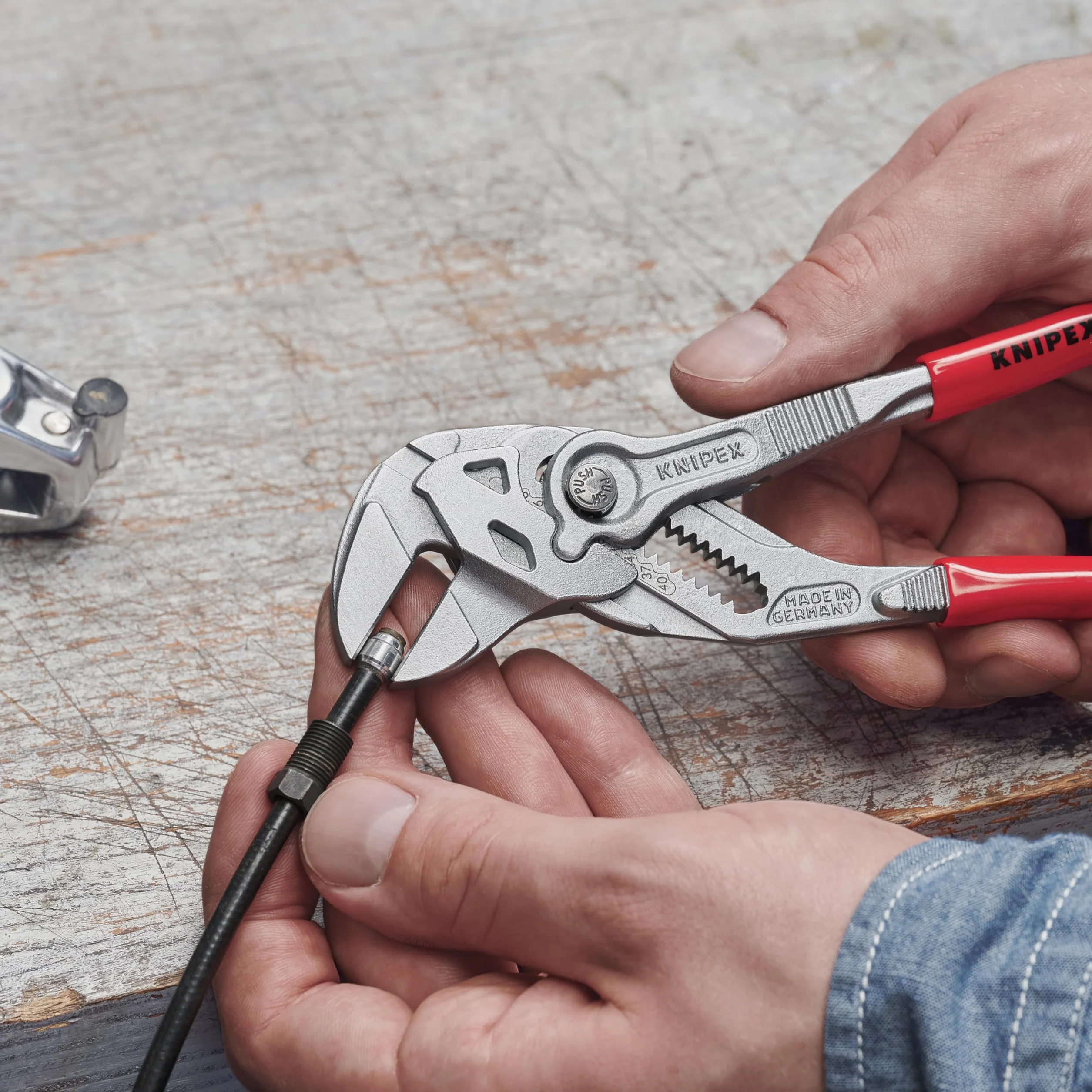 KNIPEX Szczypce-klucz szczypce i klucz w jednym narzędziu chromowany z tworzywa sztucznego, powlekane 180 mm, 86 03 180