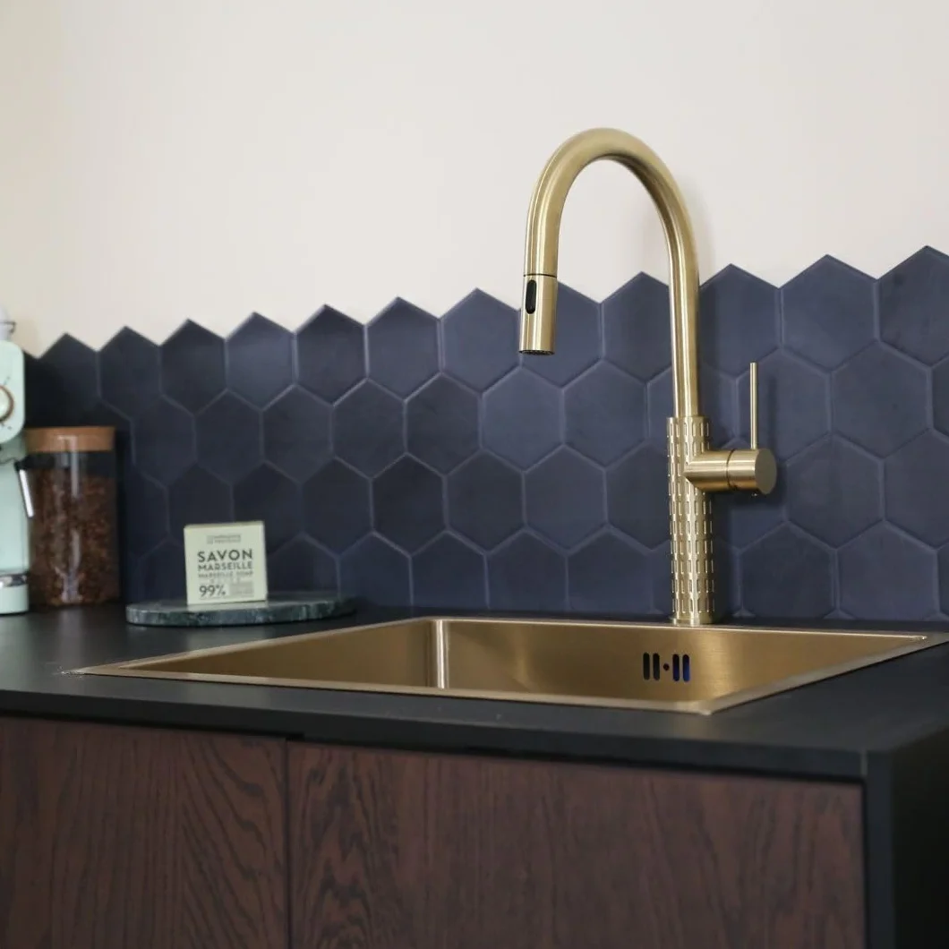 Essebagno Bateria zlewozmywakowa Architek z wyjmowanym prysznicem szczotkowanym złotym wykończeniem