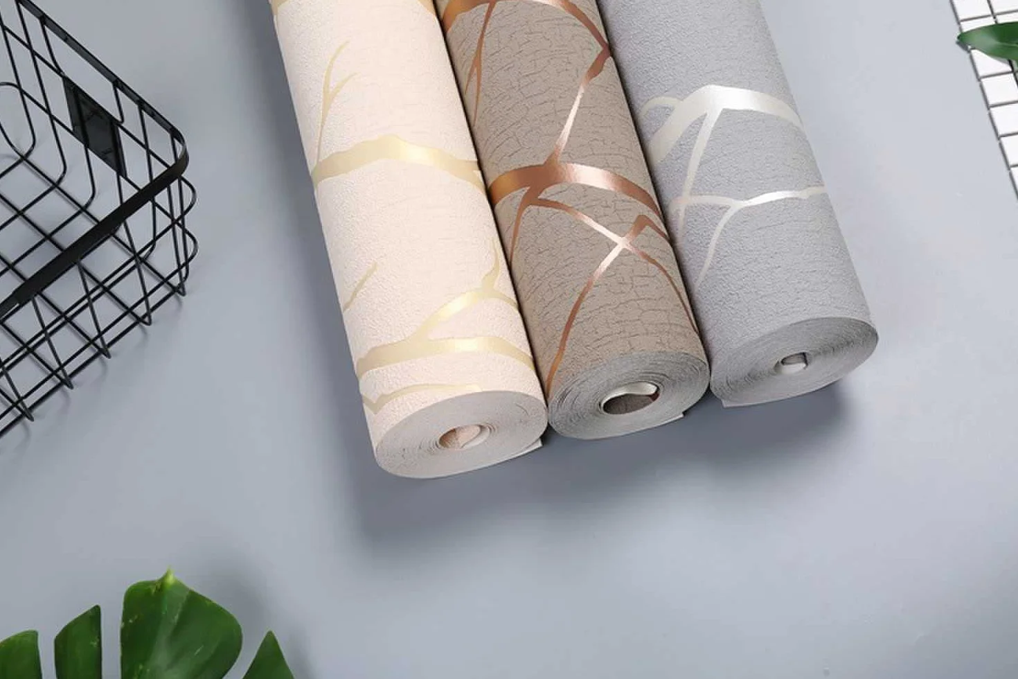 Tapeta 3D relief drzewo w paski szara na fizelinie do salonu