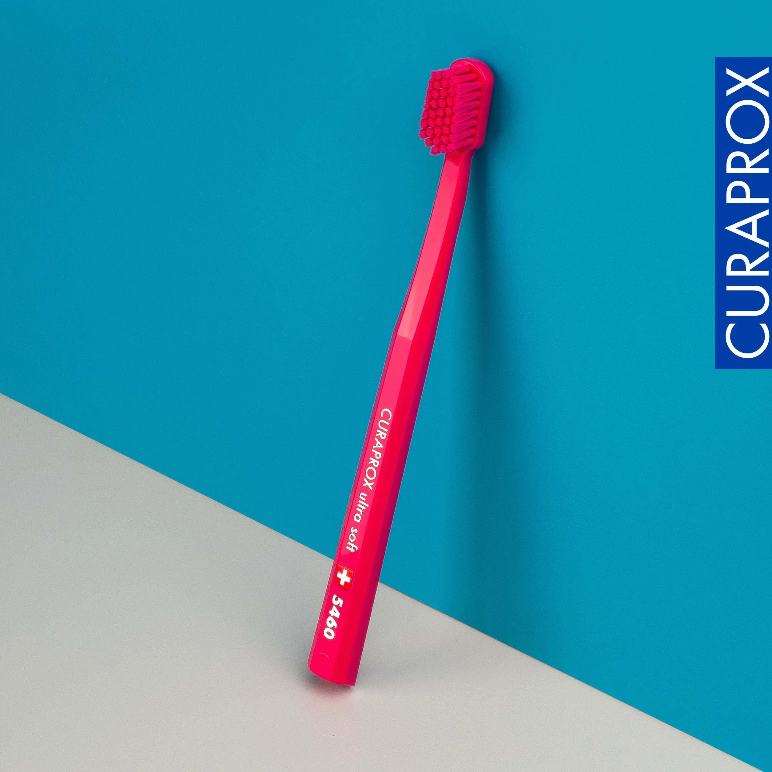 Curaprox CS 5460 Ultra-miękka szczoteczka do zębów-Pielęgnacja zębów i dziąseł dla dorosłych/Super Miękkie włosie Curen® / Magenta, pojedyncze opakowanie/Made in Switzerland