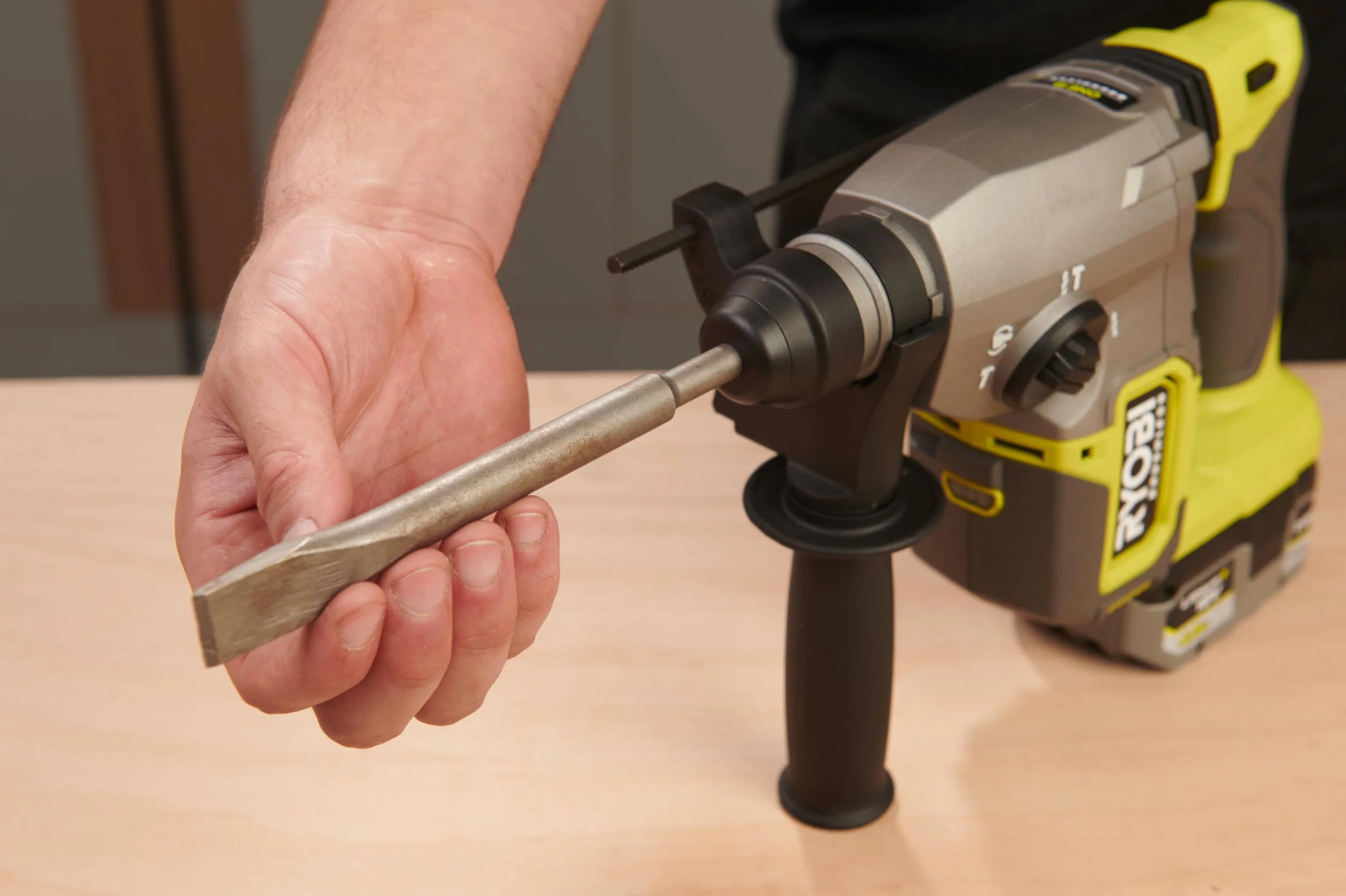 Ryobi RSDS18BL-0 18V ONE+ Bezprzewodowe bezszczotkowe wiertło SDS+ (gołe narzędzie)
