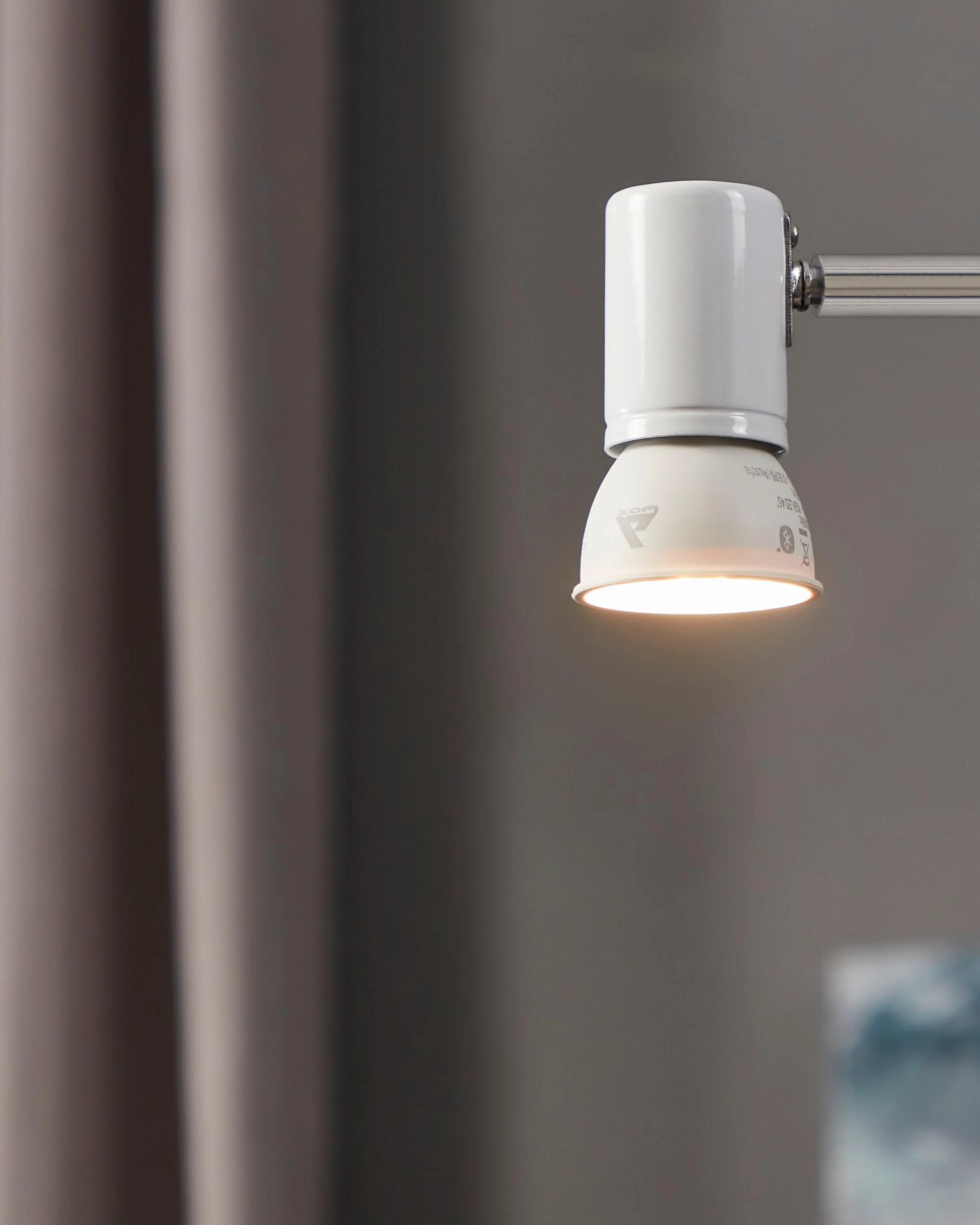 EGLO connect.z Smart Home żarówka LED GU10, ZigBee, sterowanie aplikacją i głosem, ściemnianie, regulacja barwy światła, 345 Lumenów, 5 W