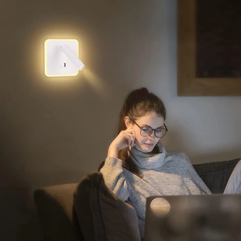 ERWEY Kinkiet LED 8 W lampka nocna do czytania Lampa ścienna z regulowanym reflektorem (3W 4000K +5 W 3000K) z portem ładowania USB (kwadrat, biały)