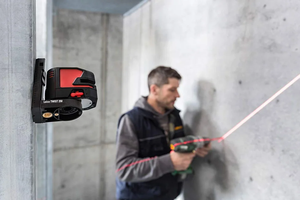 Leica Lino L2 – laser krzyżowy z akumulatorem litowo-jonowym i innowacyjnym adapterem magnetycznym