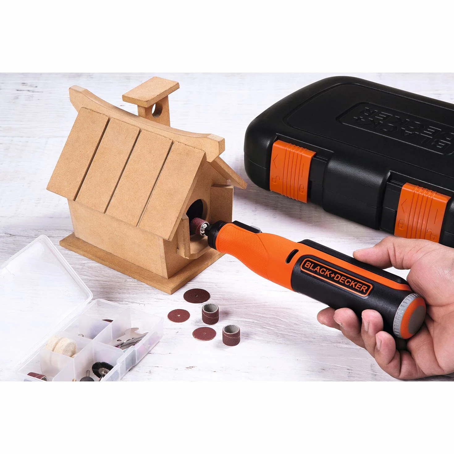 BLACK+DECKER BCRT8IK-XJ Wielofunkcyjny obrotowy 7.2V 1.5 Ah 53 Akcesoria