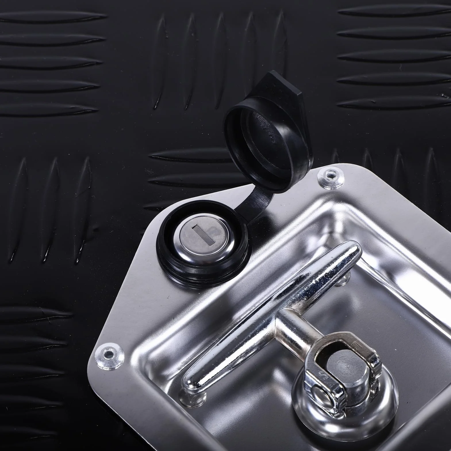 Yctze 30-calowa Aluminiowa Skrzynka Pod Podwoziem z Zamkiem i Kluczami, Wymiary Zewnętrzne 30x17x18 Cali, do Przechowywania Narzędzi i Sprzętu Kempingowego w Pickupach, Przyczepach,