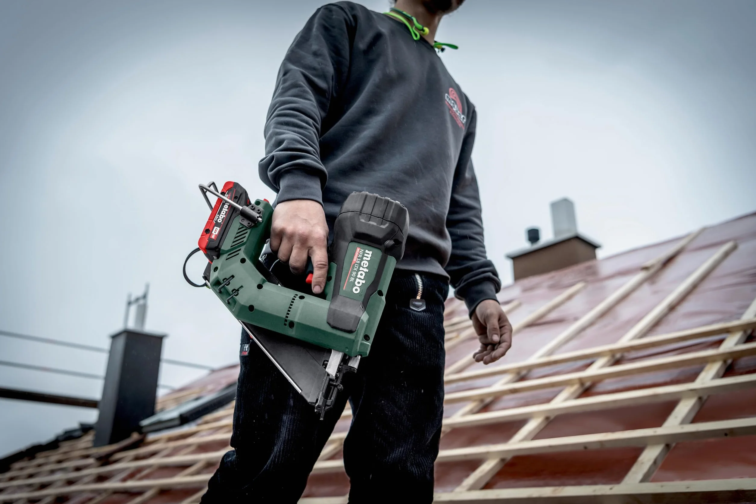 Metabo akumulatorowy gwoździarka NFR 18 LTX 90 BL – 612090840 – 18 V – Z technologią uderzenia pneumatycznego do wszechstronnych prac podłogowych i montażowych – Bez akumulatora i ładowarki