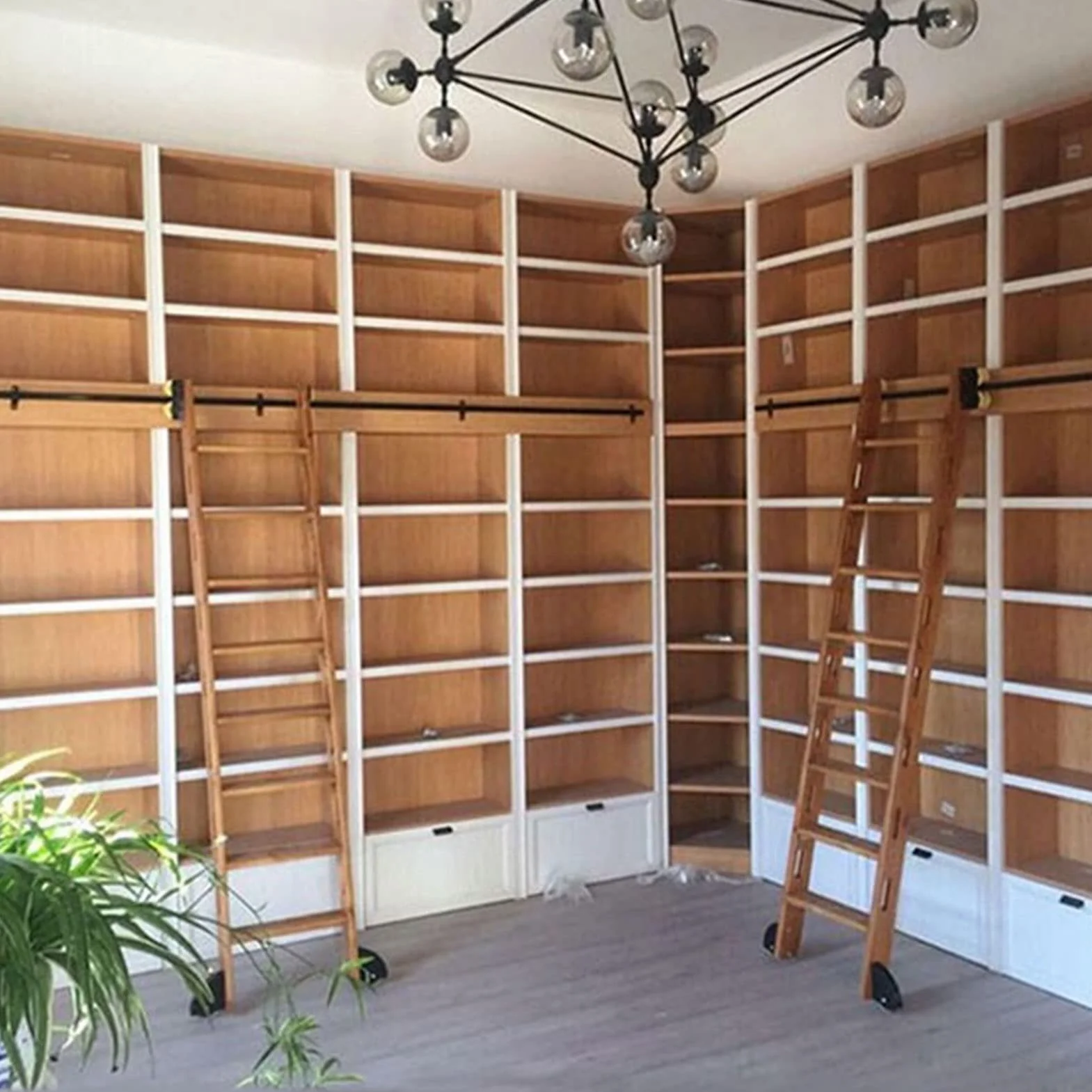 Zestaw osprzętu do drabiny przesuwnej – okrągły tor z rolkami podłogowymi – system drabin bibliotecznych (300 cm bez drabiny w zestawie)