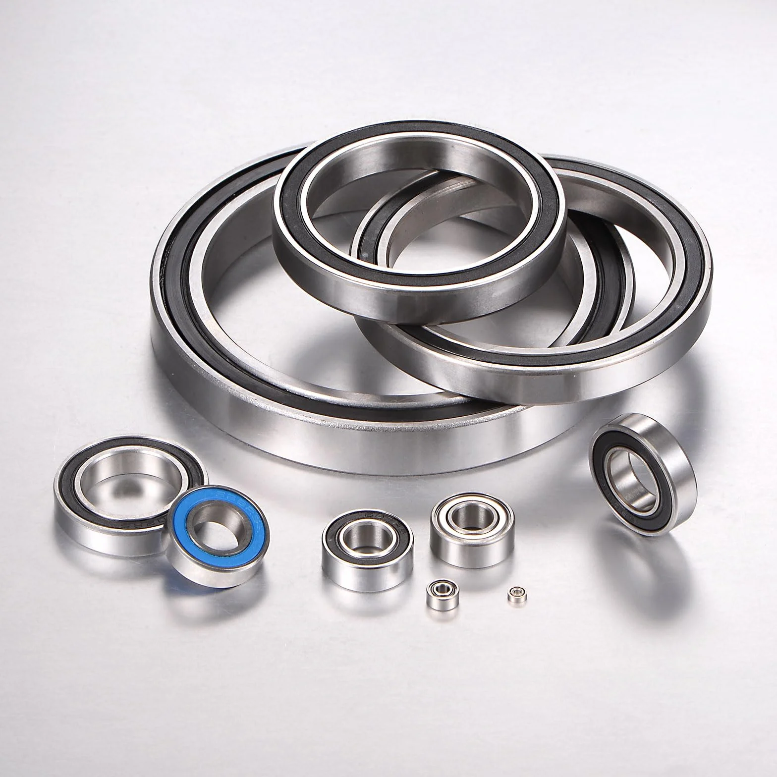 sourcing map 10 sztuk 6701ZZ łożyska kulkowe zwykłe, stal chromowana, podwójnie zabezpieczone metalem łożysko 12 mm x 18 mm x 4 mm