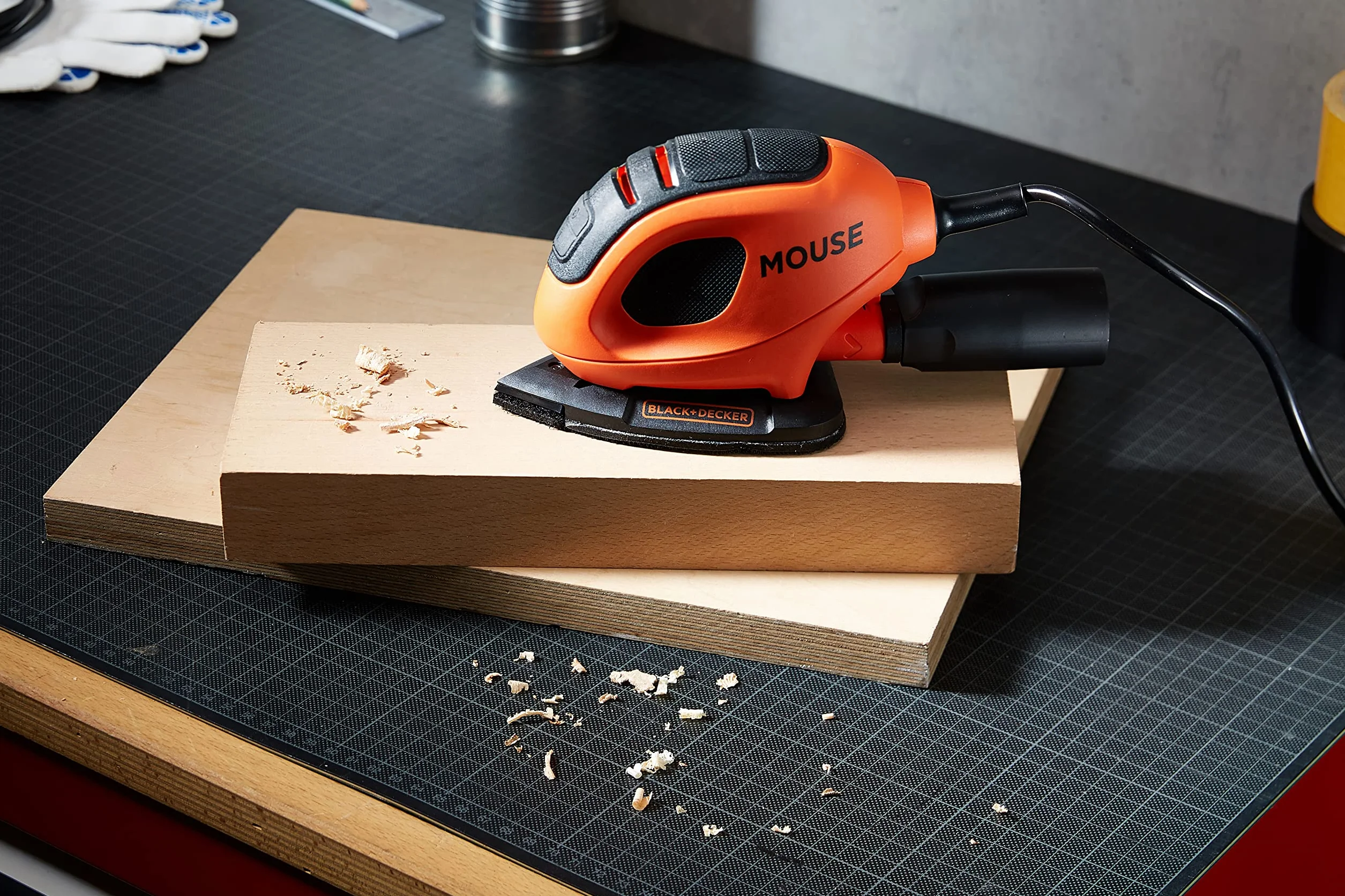 BLACK + DECKER Szlifierka pod mysz 55 W z 10 akcesoriami w miękkiej torbie, BEW230BC-QS