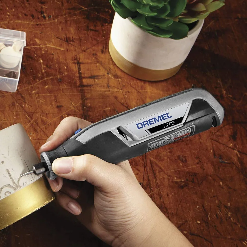 Dremel Lite 7760 akumulatorowe narzędzie obrotowe – litowo-jonowe 3,6 V, zestaw multinarzędzi z 15 akcesoriami, 8000-25 000 obr./min