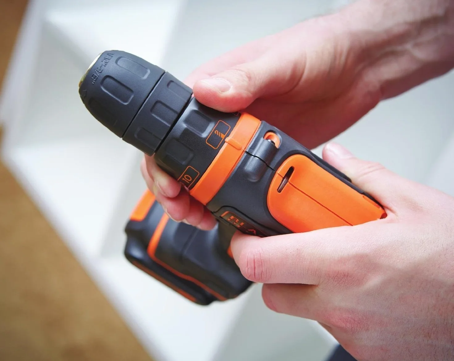 Black & Decker Wiertarko-Wkrętarka Akumulatorowa 10.8 V 1.5 Ah BDCDD12