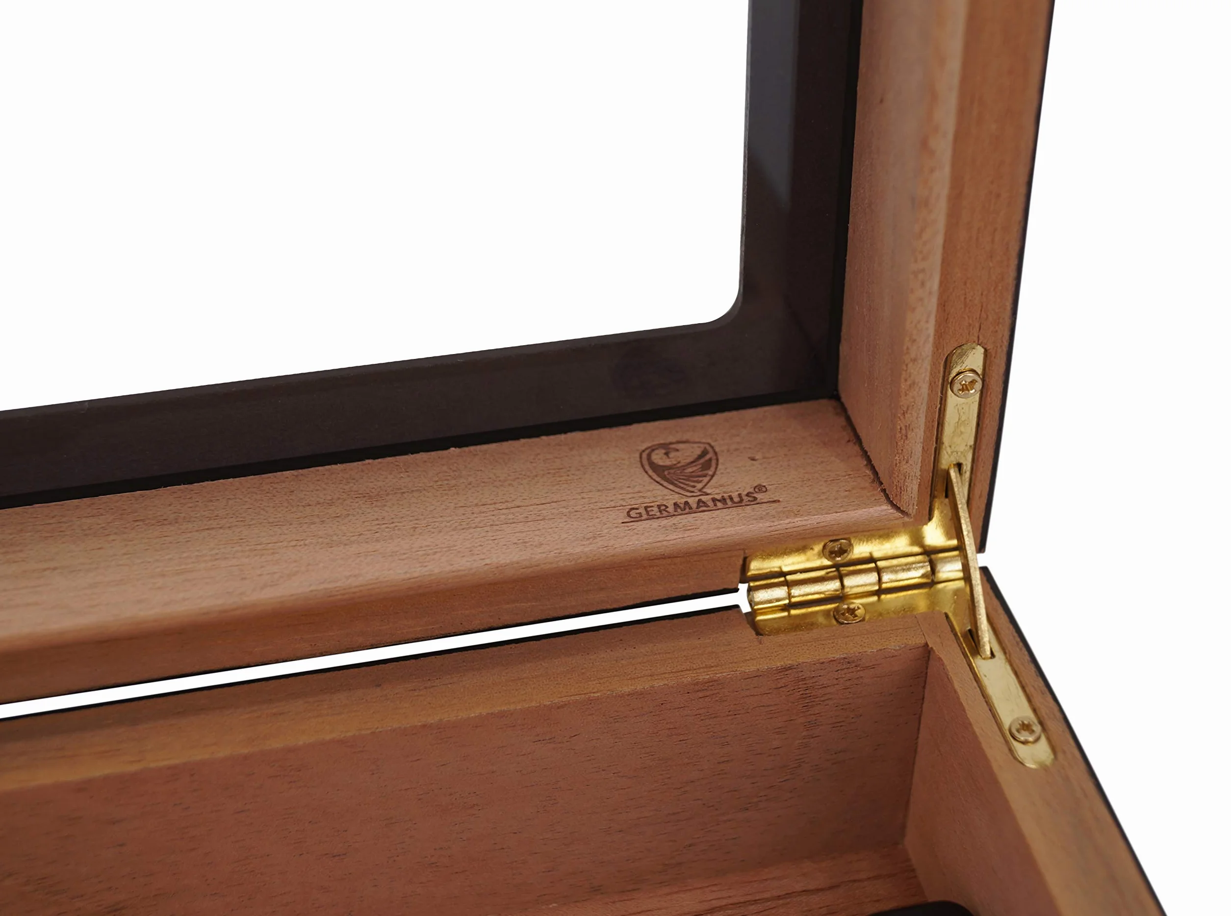 GERMANUS Mensalla humidor na cygara 30 wygląd włókna węglowego