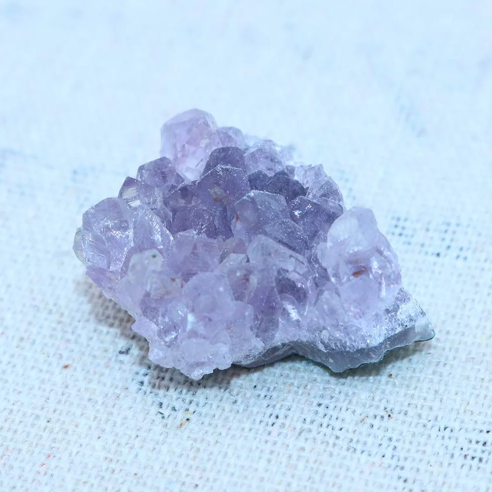 Namvo Reiki naturalny ametyst kryształ figurka Home Decor 10-15 g